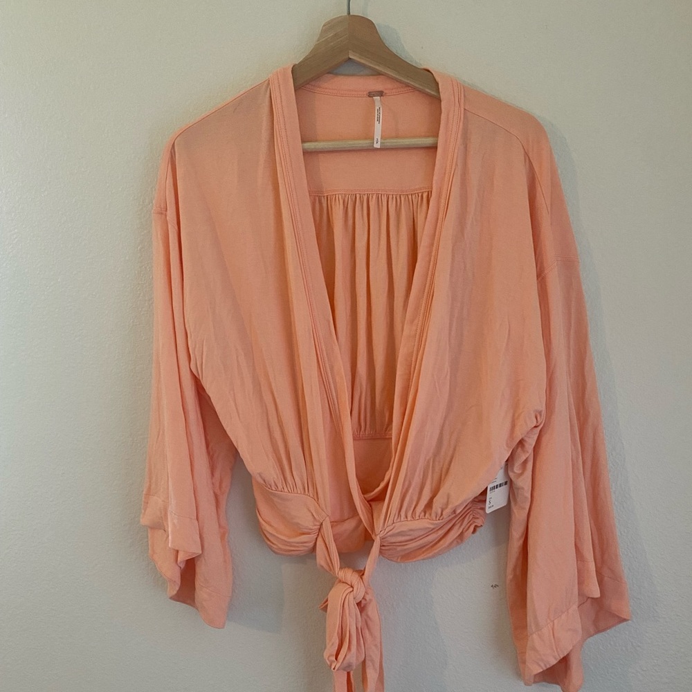 ✨✨✨FREE PEOPLE SHIRT✨✨✨